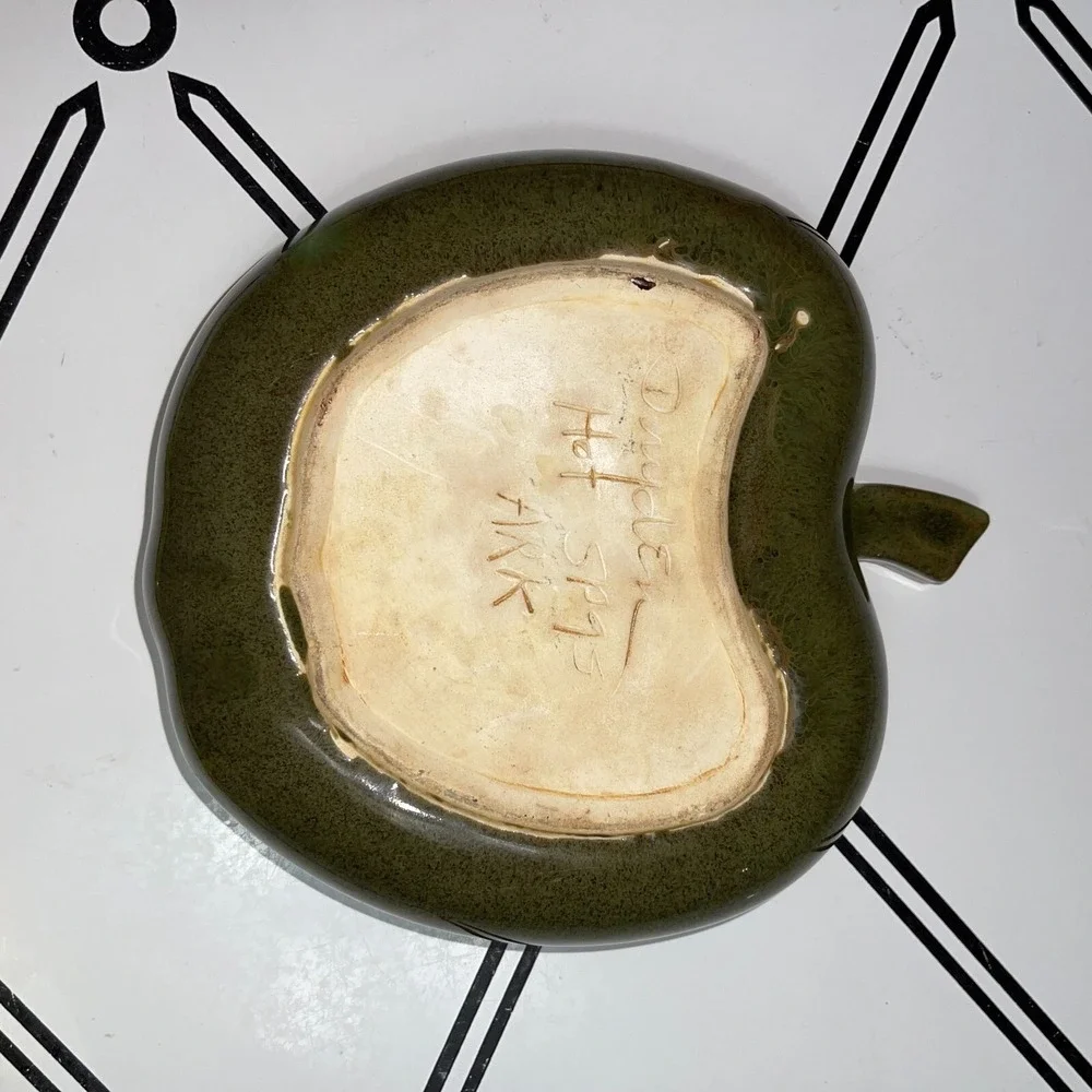 VTG Dryden Pottery Apple Bowl 9